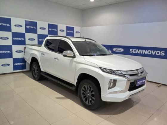 MITSUBISHI L200 TRITON 2.4 16V TURBO DIESEL SPORT HPE CD 4P 4X4 AUTOMÁTICO